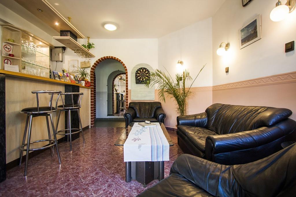 Dominika Apartman Hotel Budapest Exterior photo
